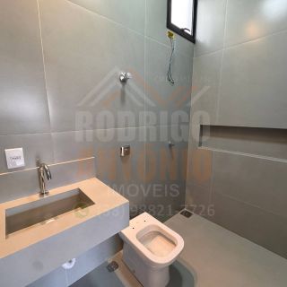 Casa à venda com 3 quartos sendo 1 suíte no bairro Planalto