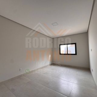 Casa à venda com 3 quartos sendo 1 suíte no bairro Planalto