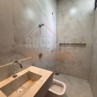 Casa à venda com 3 quartos sendo 1 suíte no bairro Planalto