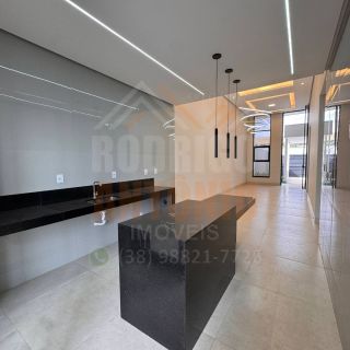 Casa à venda com 3 quartos sendo 1 suíte no bairro Planalto