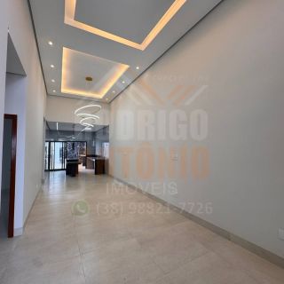 Casa à venda com 3 quartos sendo 1 suíte no bairro Planalto