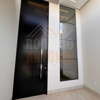 Casa à venda com 3 quartos sendo 1 suíte no bairro Planalto