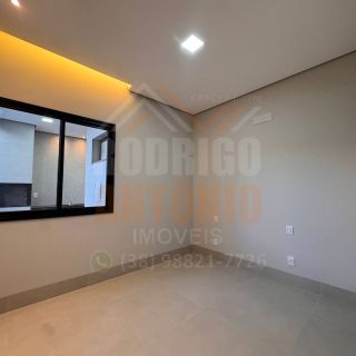 Casa à venda com 3 quartos sendo 1 suíte no Condomínio Vila Segura