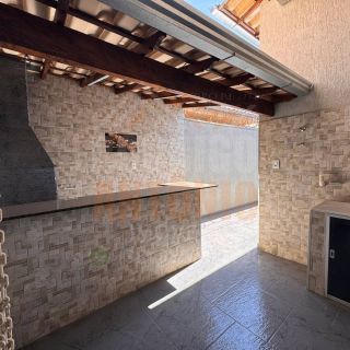 Casa à venda com 3 quartos sendo 1 suíte no Bairro Belvedere