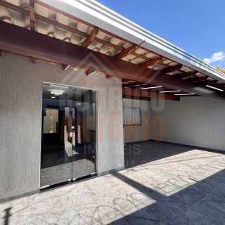 Casa à venda com 3 quartos sendo 1 suíte no Bairro Belvedere