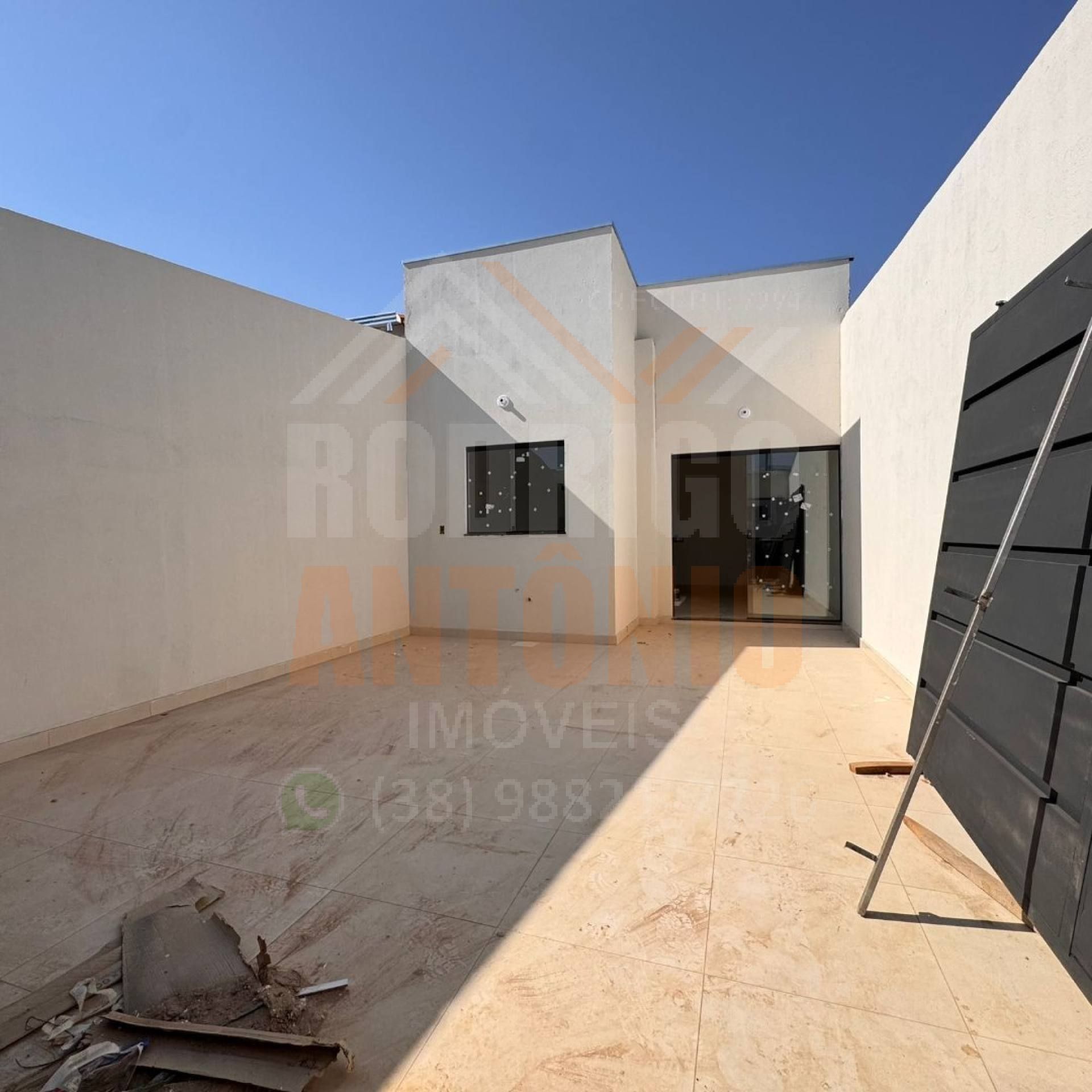 Casa à Venda no Bairro Interlagos