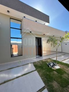 LINDA CASA A VENDA NO RESIDENCIAL SUL, 3 QUARTOS SENDO 1 SUÍTE