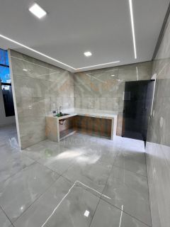 LINDA CASA A VENDA NO RESIDENCIAL SUL, 3 QUARTOS SENDO 1 SUÍTE