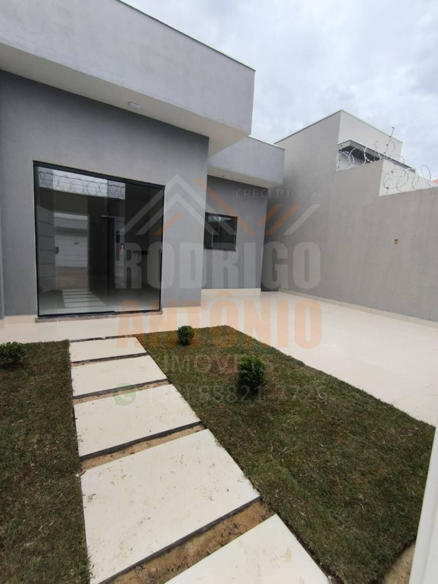 Casa Para Vender com 3 quartos 1 suítes no bairro Residencial Terra Jardim em Montes Claros