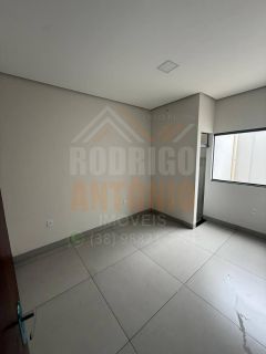 Casa Para Vender com 3 quartos 1 suítes no bairro Residencial Terra Jardim em Montes Claros