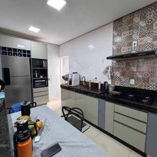 Casa a venda no Belvedere - 3 quartos sendo 1 suíte