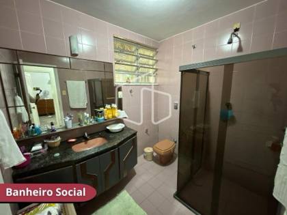 Casa de Esquina no Bairro Suíssa