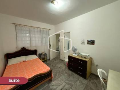 Casa de Esquina no Bairro Suíssa