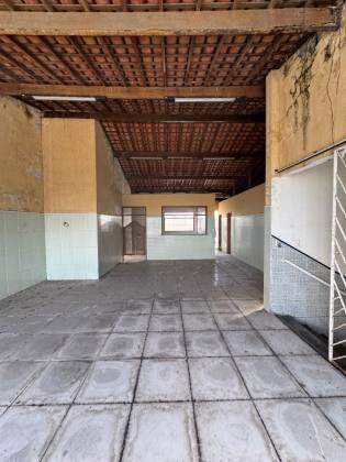 Casa triplex - Avenida João Ribeiro