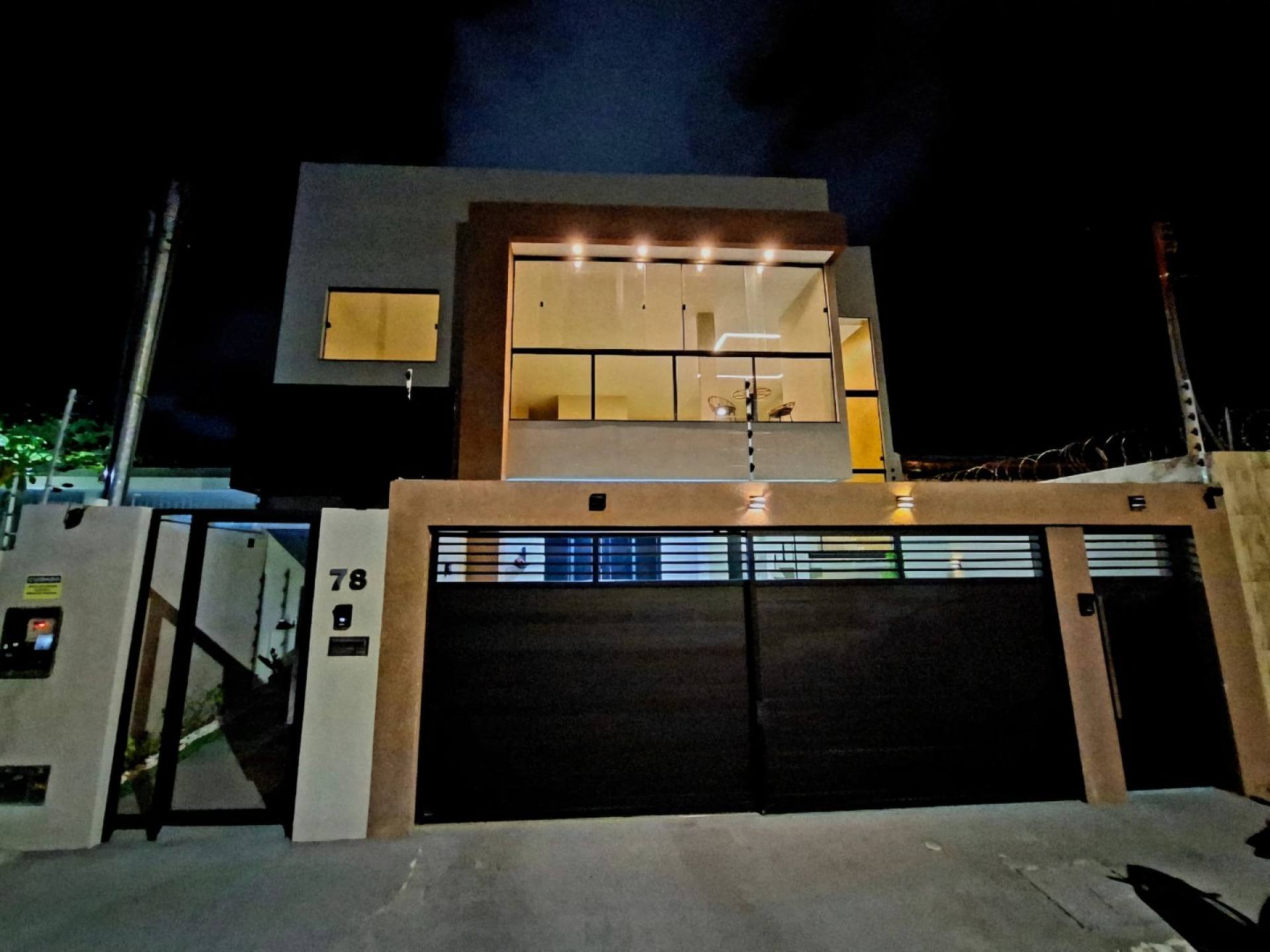 Casa Duplex Alto Padrão - Ponto Novo