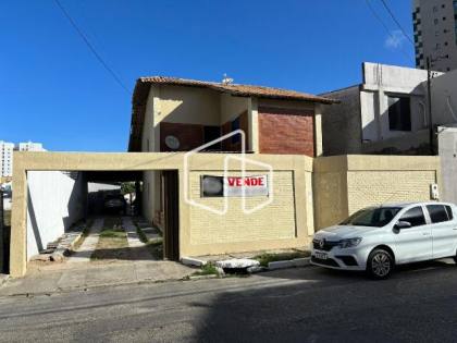 Casa no bairro Atalaia