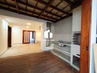 Casa Reformada com Ponto Comercial na Atalaia