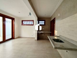 Casa Reformada com Ponto Comercial na Atalaia