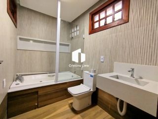 Casa Reformada com Ponto Comercial na Atalaia