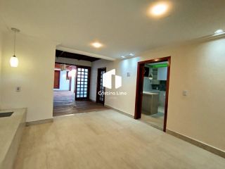 Casa Reformada com Ponto Comercial na Atalaia