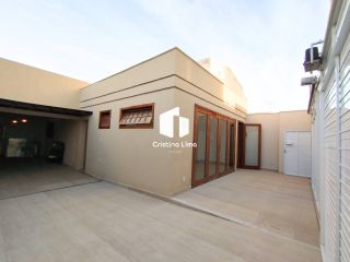 Casa Reformada com Ponto Comercial na Atalaia