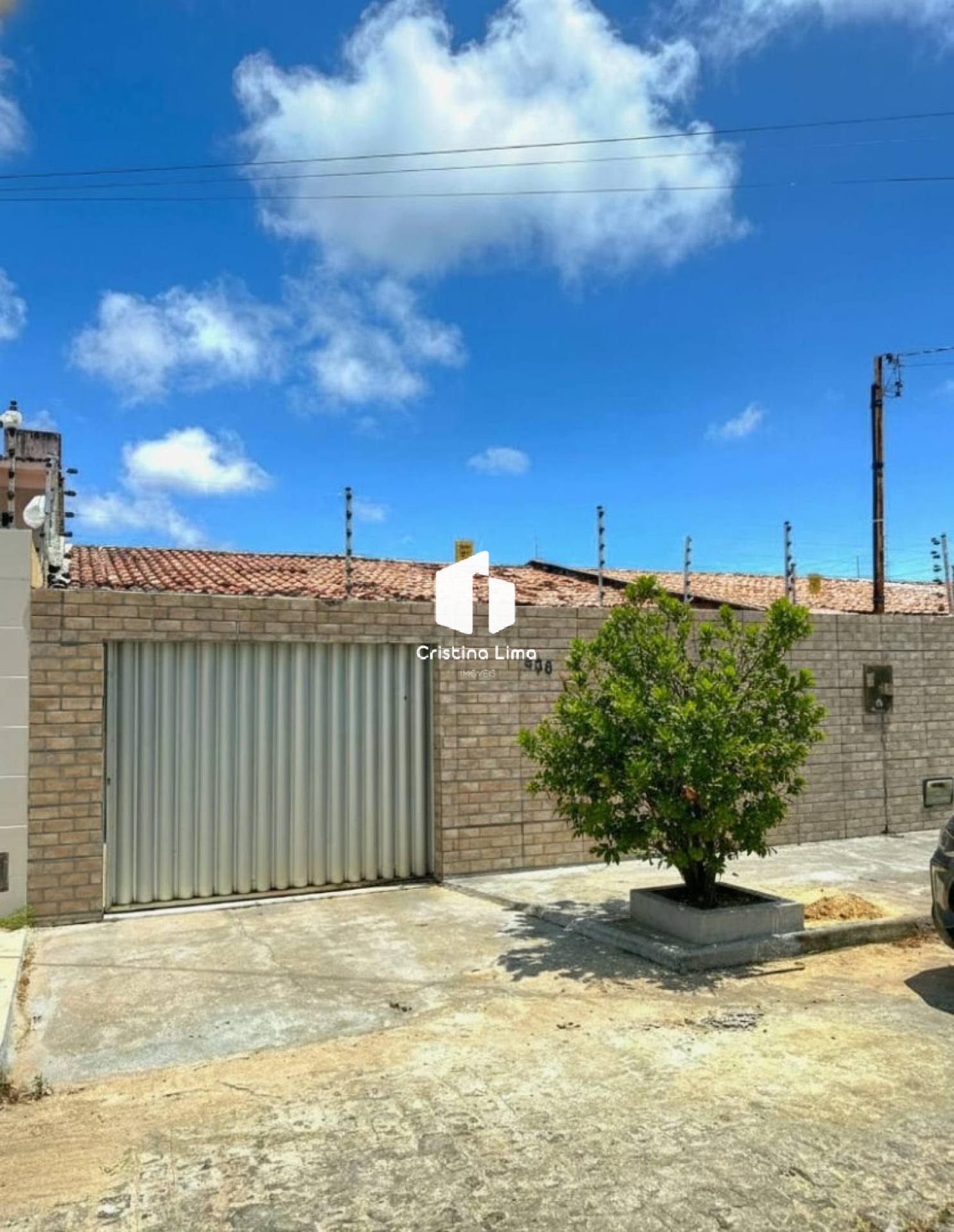 Casa Com Piscina na Aruana
