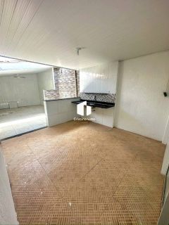 Casa Com Piscina na Aruana