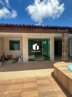 Casa Com Piscina na Aruana