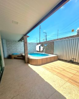 Casa Com Piscina na Aruana