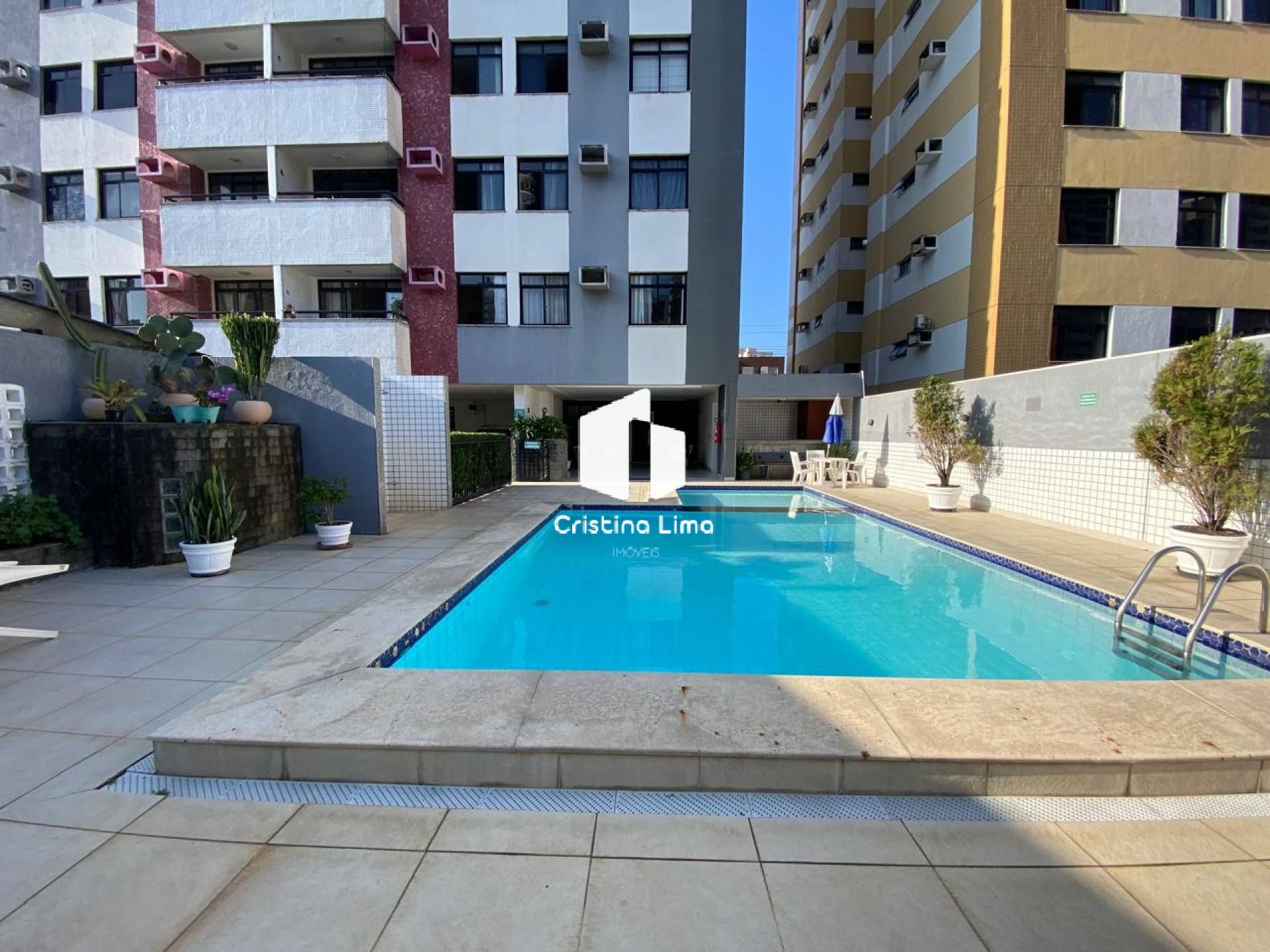 Apartamento no Luzia, Condomínio Barcelona