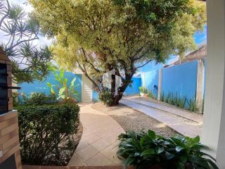 CASA NO CJ. SANTA LÚCIA - JABOTIANA.