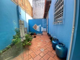 CASA NO CJ. SANTA LÚCIA - JABOTIANA.