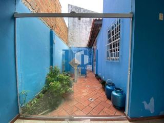 CASA NO CJ. SANTA LÚCIA - JABOTIANA.