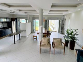 Casa com área exclusiva Pé na areia - Atalaia Nova