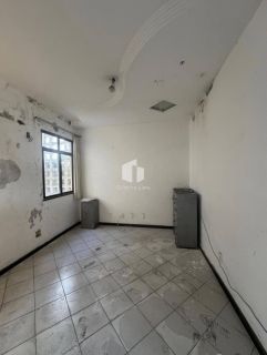Triplex na avenida João Ribeiro - Santo Antônio