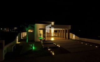CASA DE ALTO PADRÃO NA ARUANA – 500M DA PRAIA