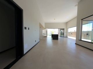 CASA DE ALTO PADRÃO NA ARUANA – 500M DA PRAIA