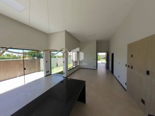 CASA DE ALTO PADRÃO NA ARUANA – 500M DA PRAIA