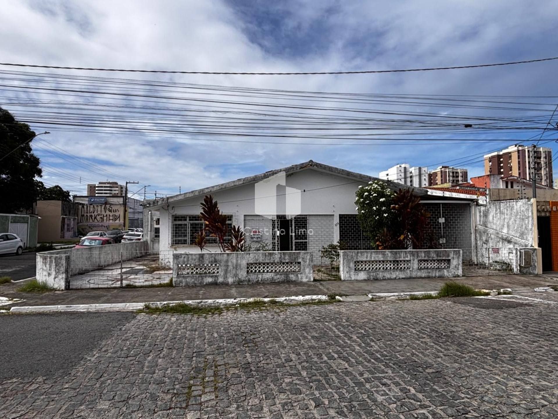 Casa de Esquina + Ponto Comercial no Grageru