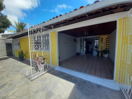 Casa Térrea no Conjunto Beira Mar, Aeroporto, Aracaju-SE