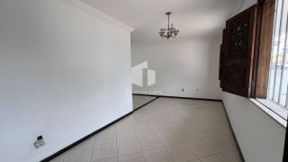 Casa a venda na Av Gentil Tavares