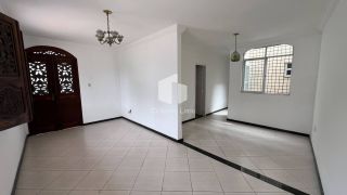 Casa a venda na Av Gentil Tavares