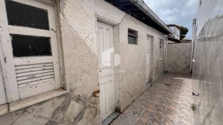 Casa a venda na Av Gentil Tavares
