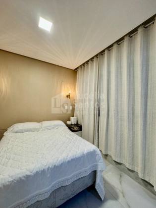 Casa Duplex à Venda no Condomínio Verana