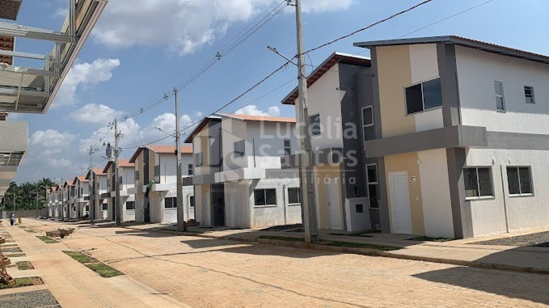 Casa Duplex à Venda no Condomínio Pinheiro Park