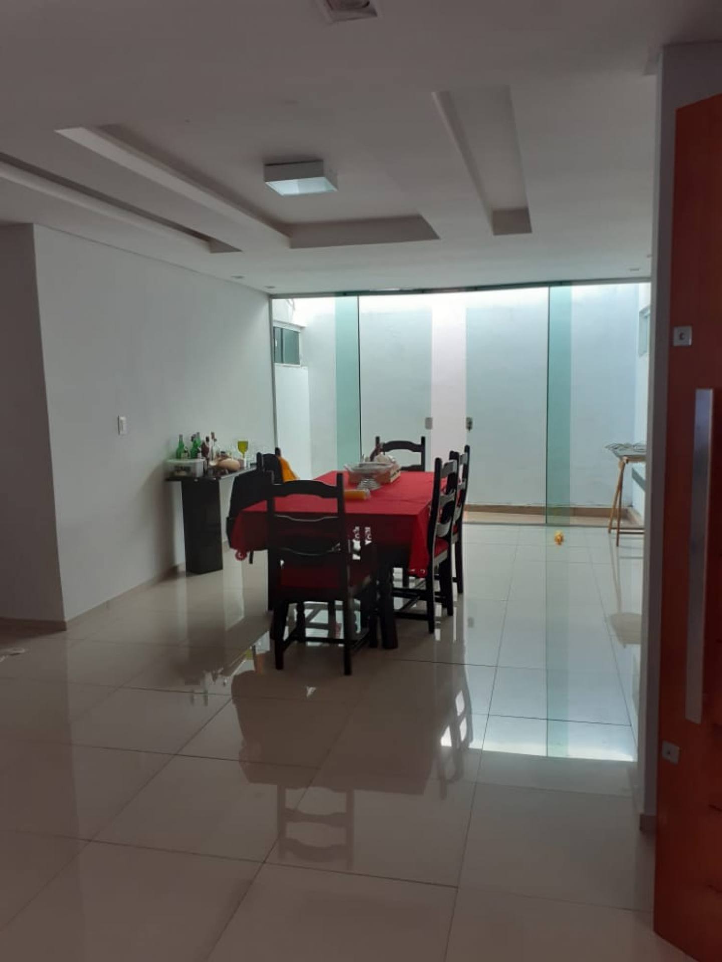 CASA À VENDA NA ZONA LESTE