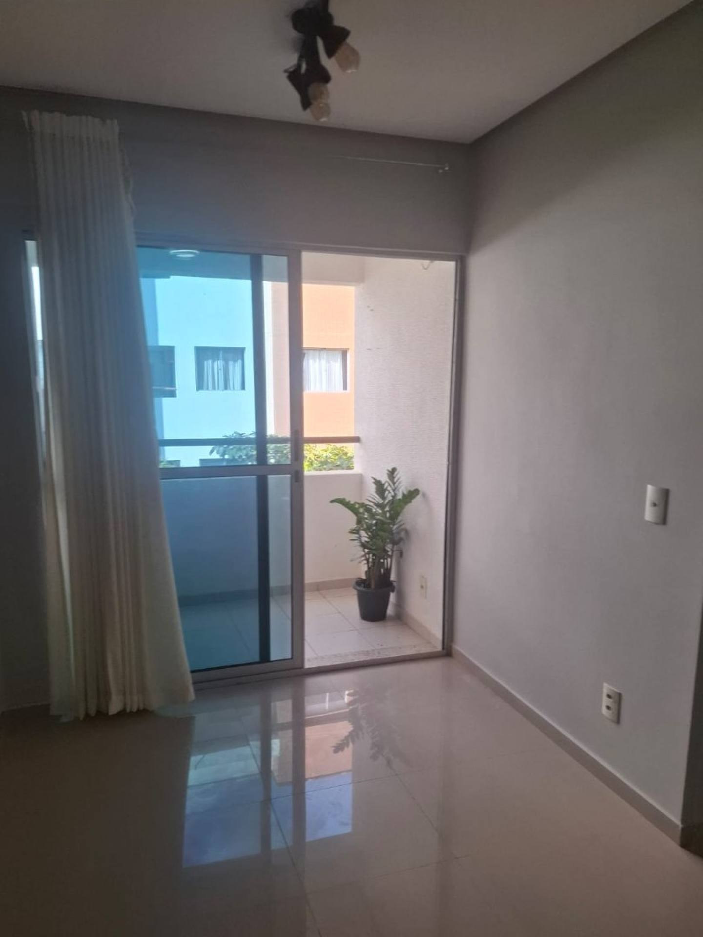 Apartamento para locação no Condomínio Plaza Mayor - Teresina -PI.