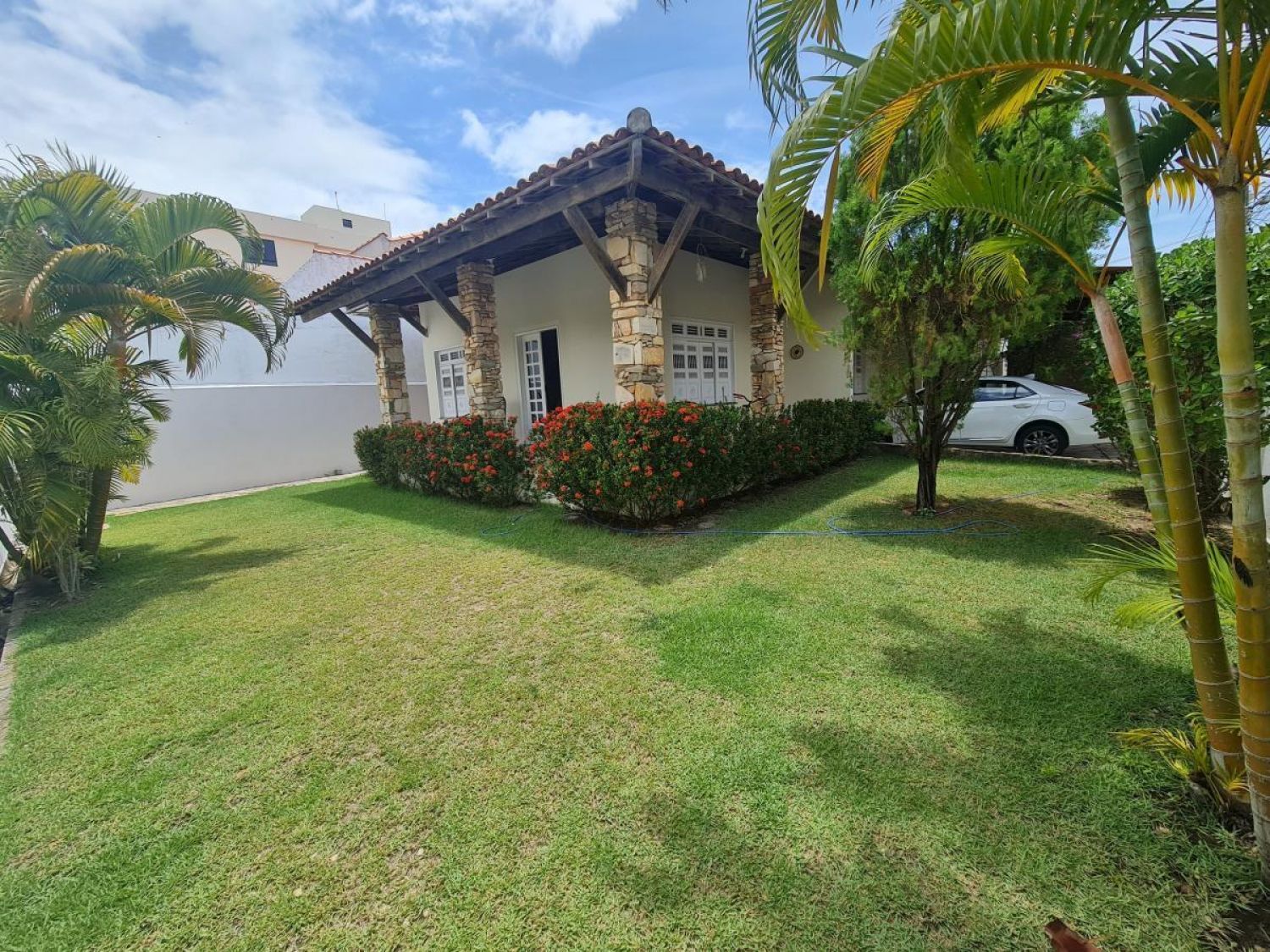 Casa 03 quartos no bairro Coroa do Meio