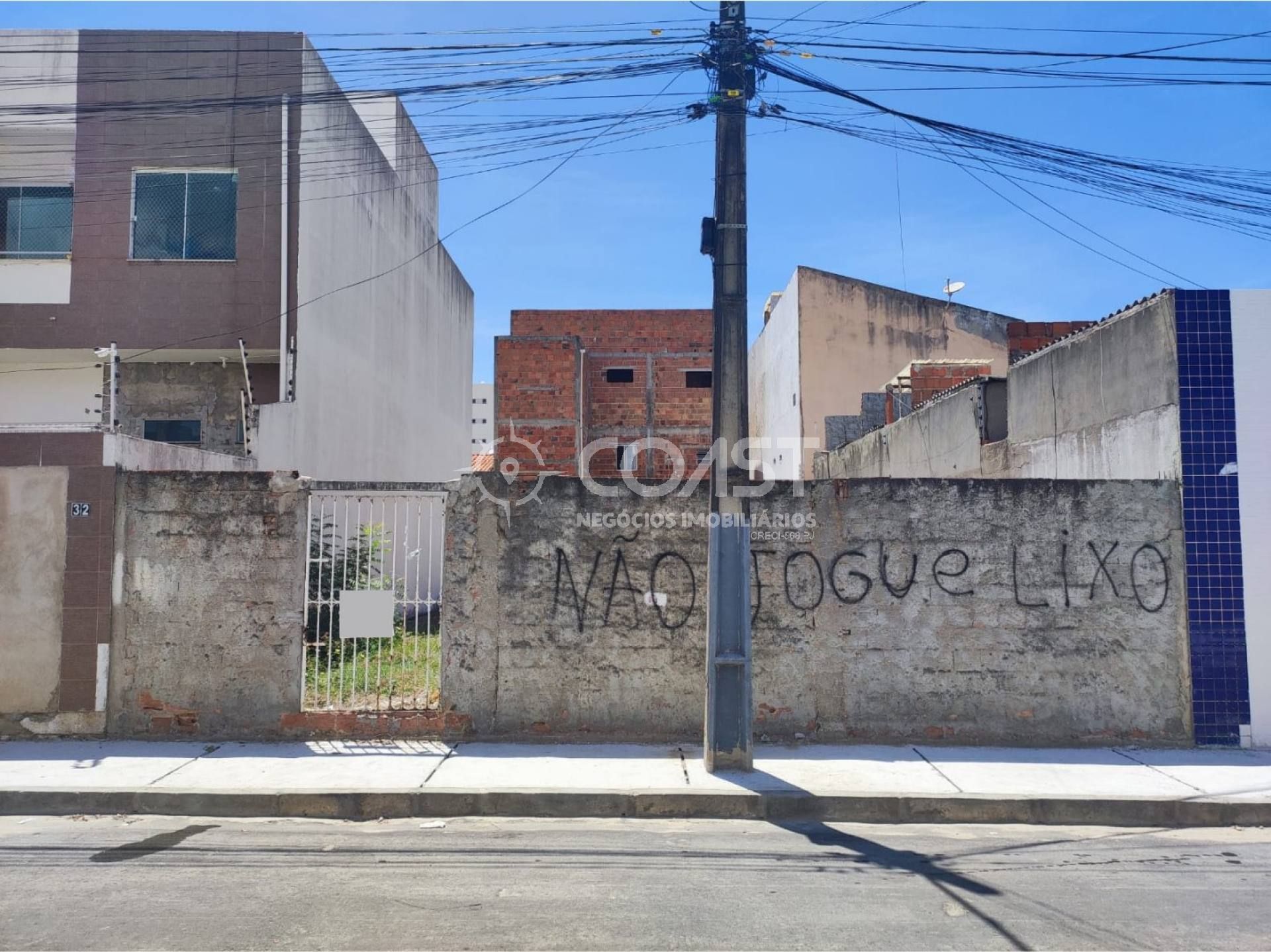 Lote 200 m² escriturado Aceita Aquisição e Construção na Aruana