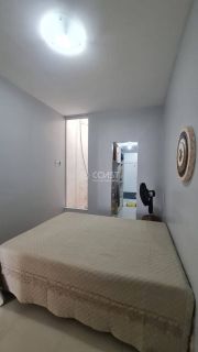 Casa com dois pavimentos (duplex), 04 quartos e 03 suítes, para Vender na Aruana